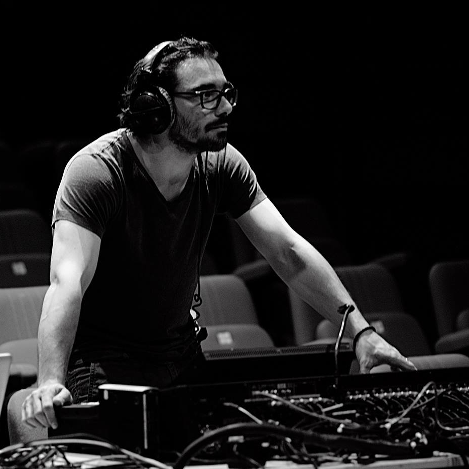 La tête d'un régisseur de spectacle